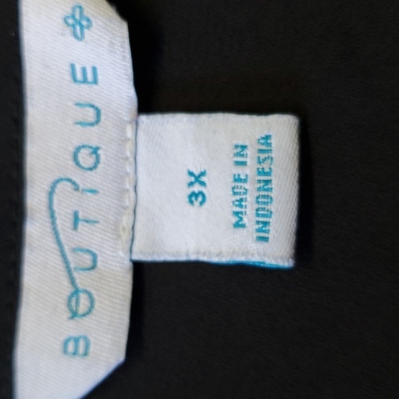 Sheer women's top, tank style,  size 3X. Adjustable straps. Great used c… - Picture 4 of 6